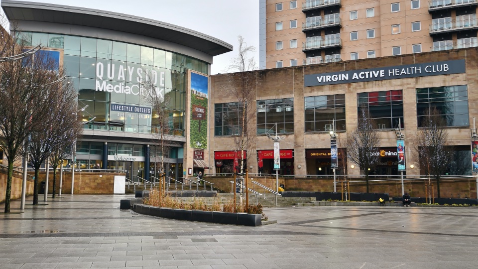 https://www.hills.agency/content/uploads/2021/02/Salford-quays-and-media-city-culture-960x540-1.jpg