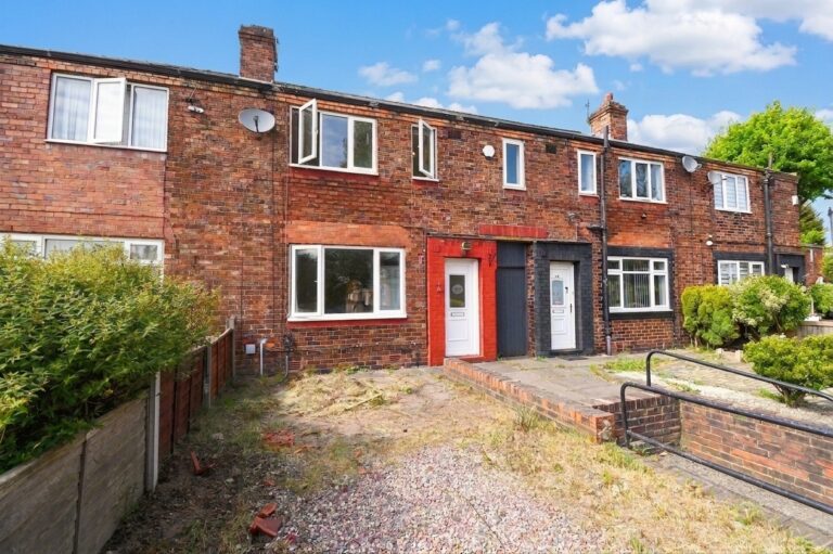 Barton Lane, Eccles, M30