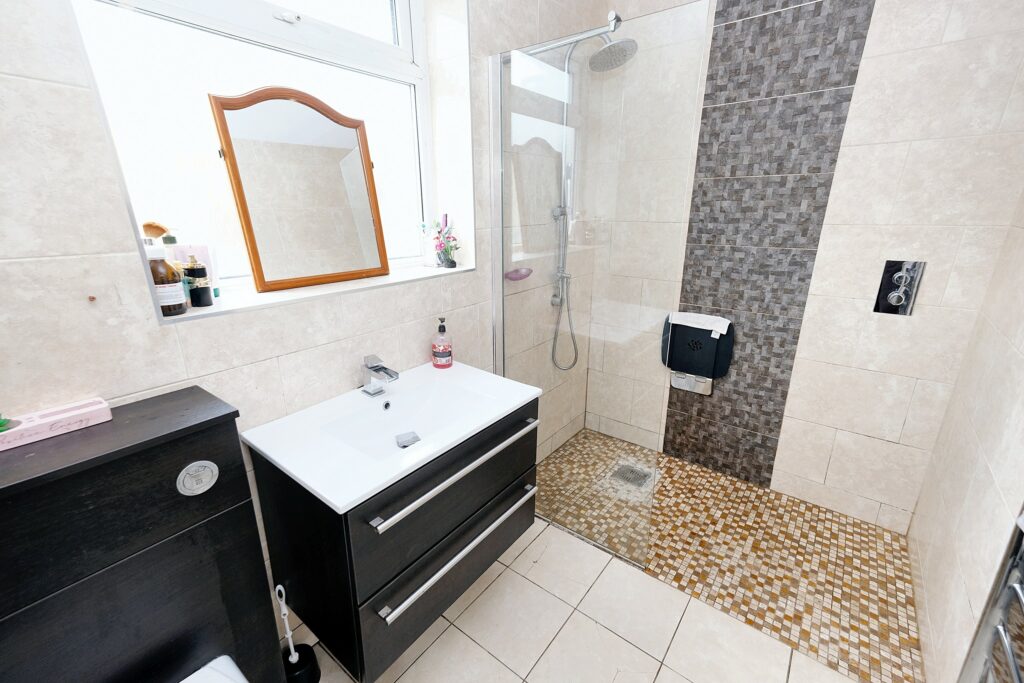 Ermen Road, Eccles, M30
