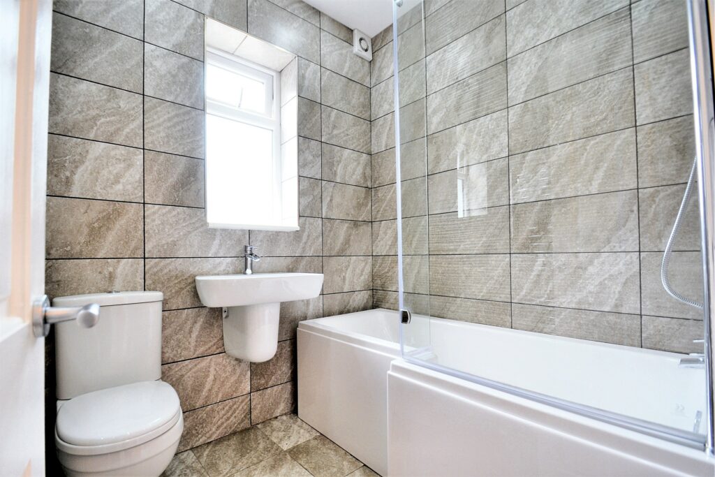 Station Road, Kearsley, BL4