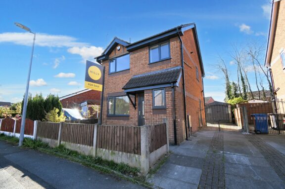 Finstock Close Image