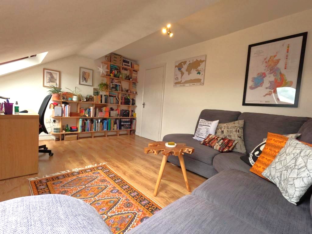 Hayfield Road, Oak Court, M6