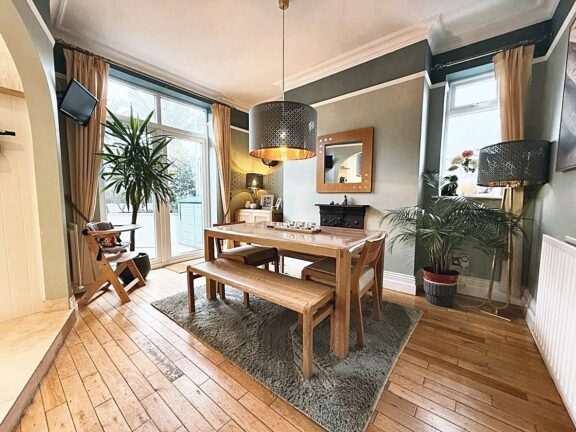 Laburnum Avenue Image