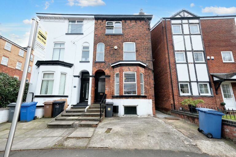 Wellington Road, Eccles, M30