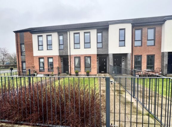 Meander Row Albert Road Image