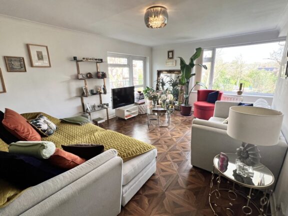 Chatsworth Road Image