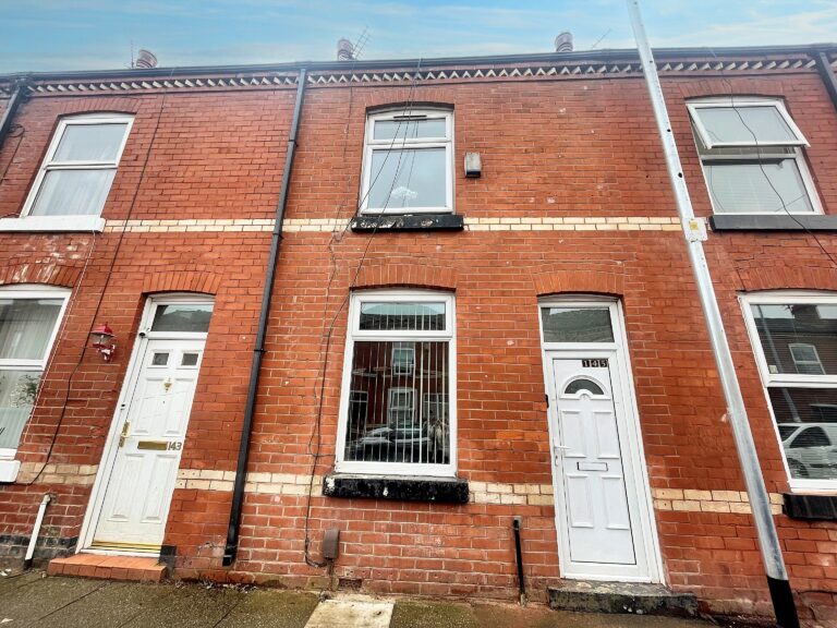 Cromwell Road, Eccles, M30