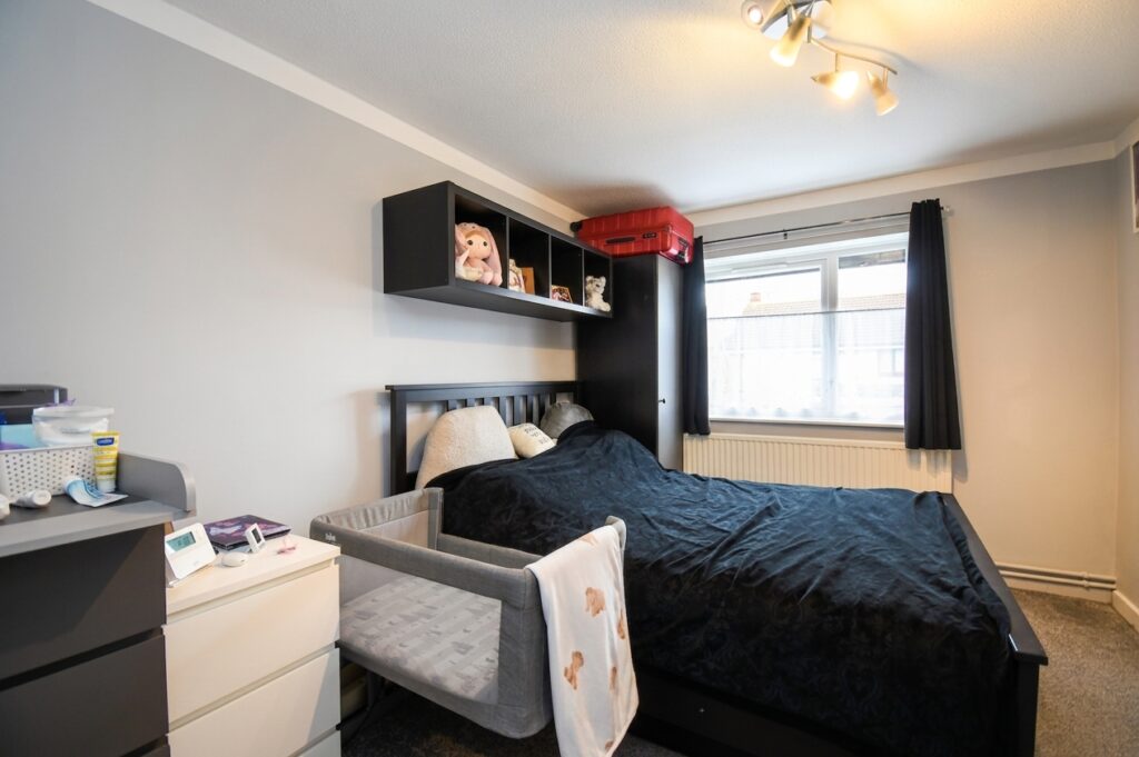 Canterbury Gardens, Squires Court, M5