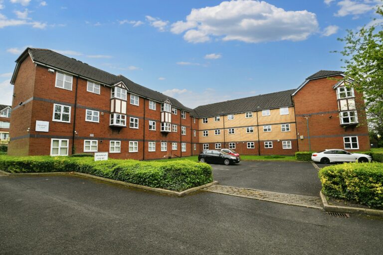 Sheader Drive, Hyndman Court Sheader Drive, M5