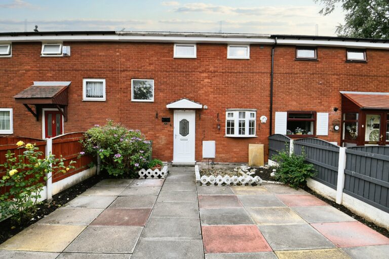 Paris Avenue, Salford, M5