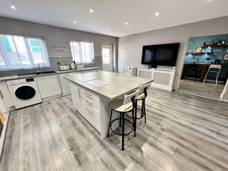 Broomhall Road, Swinton, M27