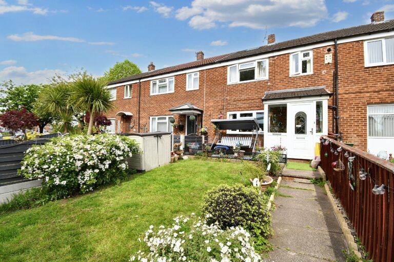 Peel Green Road, Eccles, M30