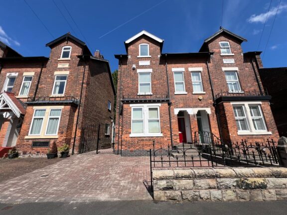 Snowdon Road Image