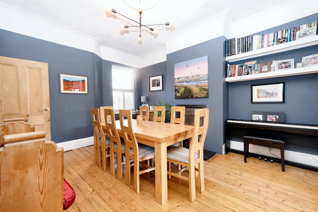 Monton Avenue, Eccles, M30
