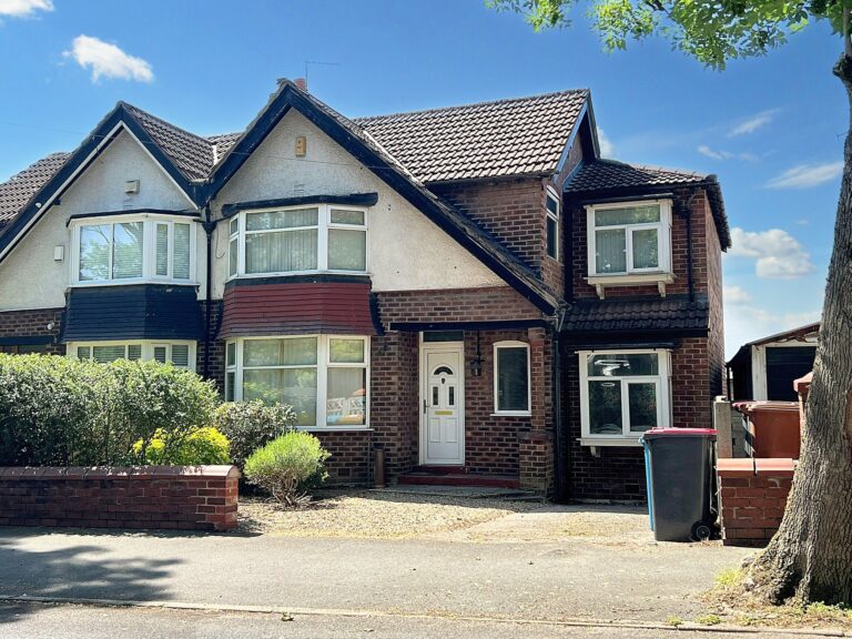 Radcliffe Park Road, Salford, M6