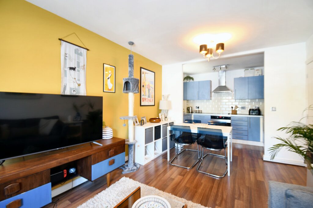 Ellesmere Green, Eccles, M30