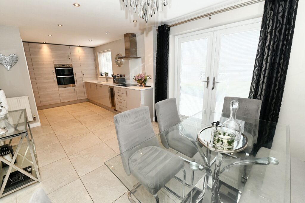 Virginia Drive, Swinton, M27