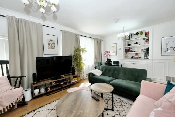 Argosy Drive Image