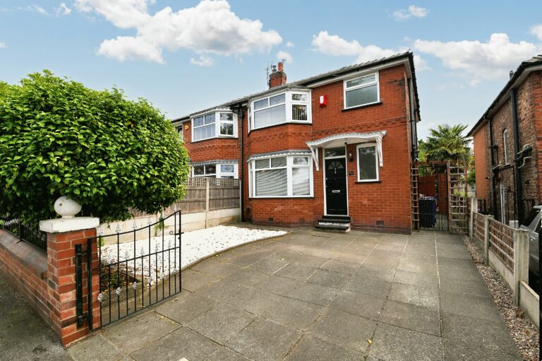 Radcliffe Park Road, Salford, M6