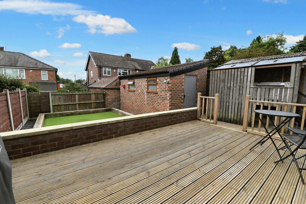 Danesway, Swinton, M27