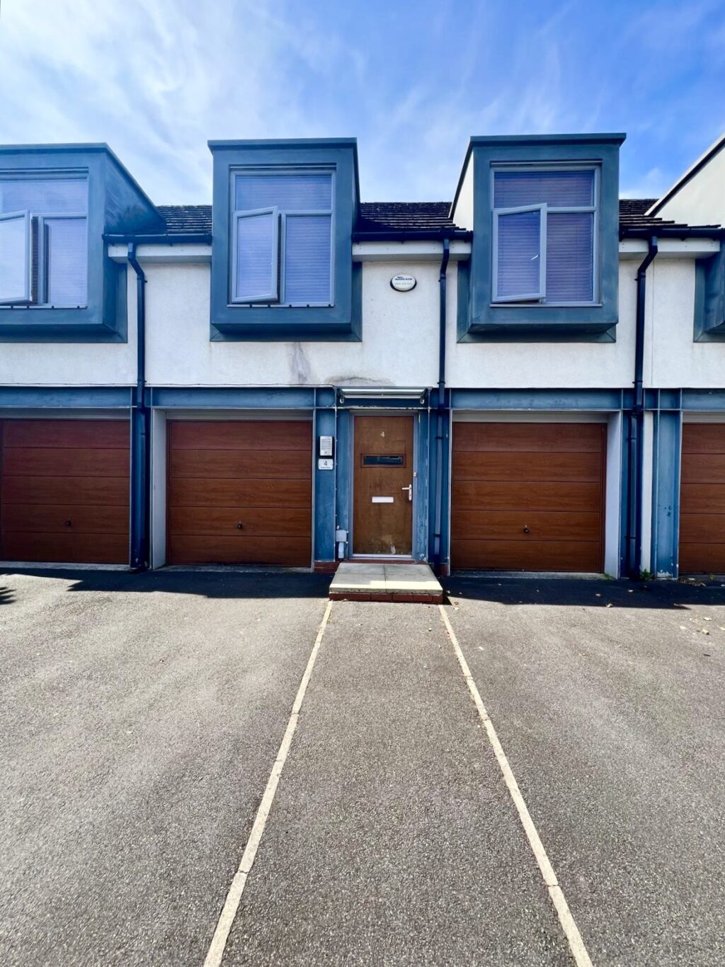 Dickens Close, Salford, M7