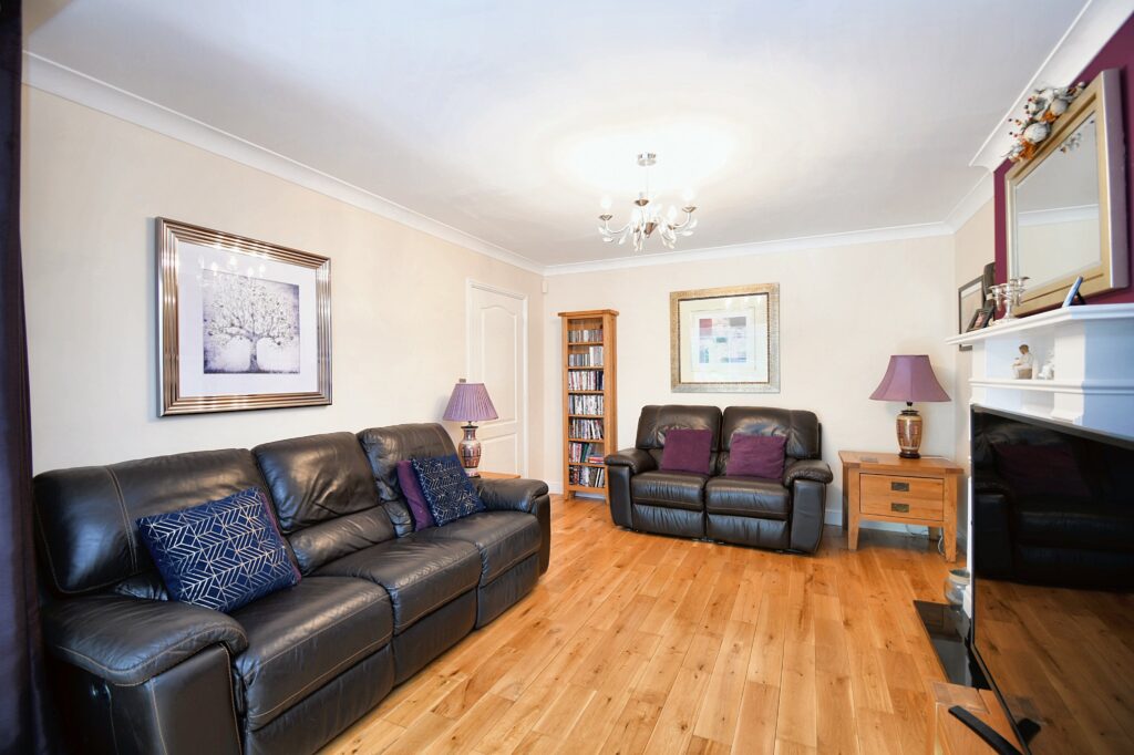 Howley Close, Irlam, M44