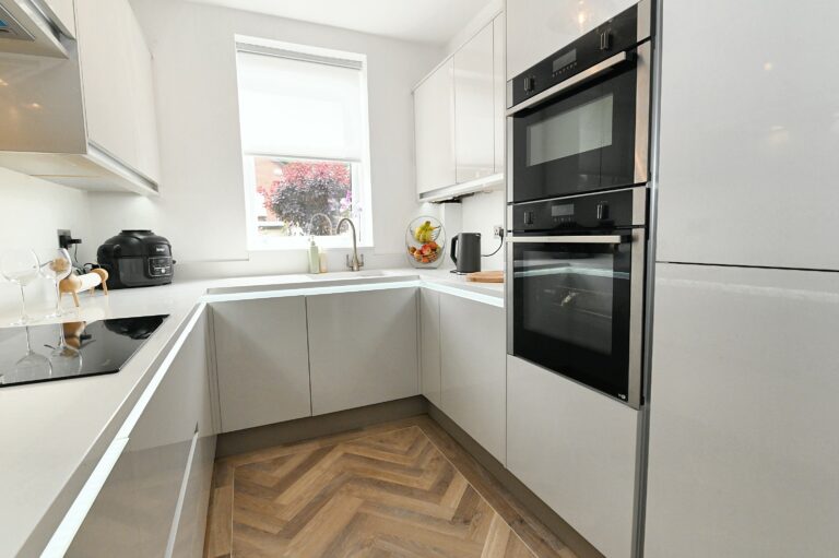 Manchester Road, Worsley, M28