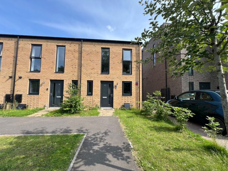 Grandstand Avenue, Salford, M6