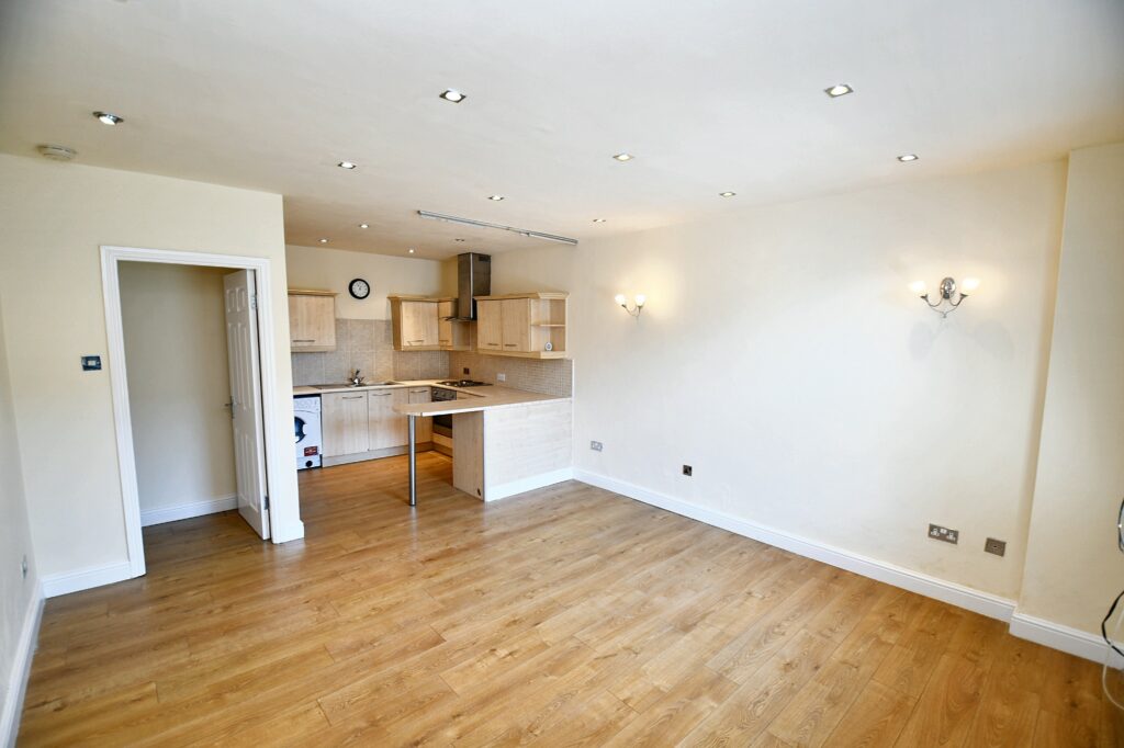 Hayfield Road, Oak Court, M6