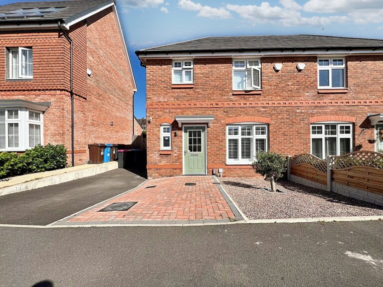 Aqueduct Way, Eccles, M30