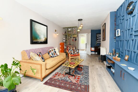 Avon Close Image