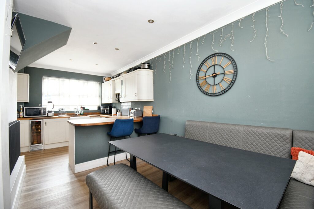 Rose Avenue, Irlam, M44