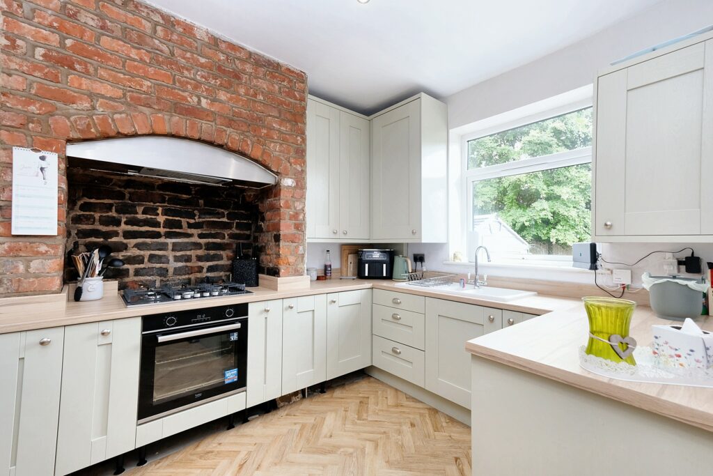 Lansdowne Road, Eccles, M30