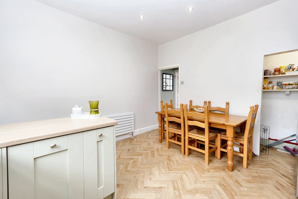 Lansdowne Road, Eccles, M30