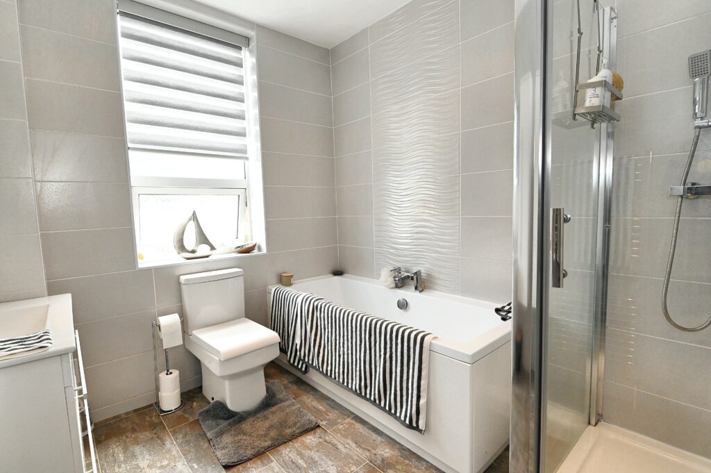 Manchester Road, Worsley, M28