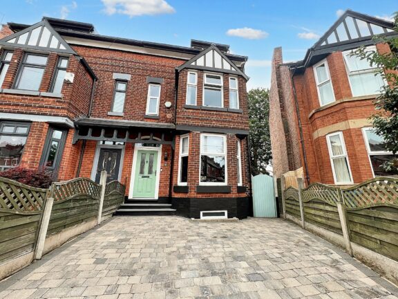 Gilda Crescent Road Image