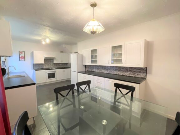Brookhouse Avenue Image