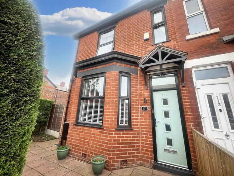 Barton Lane, Eccles, M30