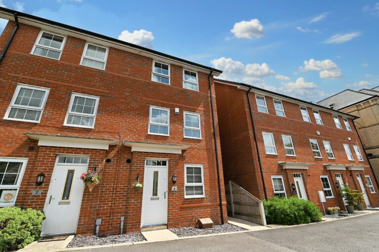 Holden Drive, Swinton, M27