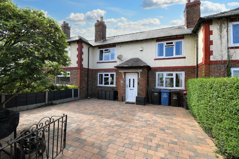 Liverpool Road, Cadishead, M44