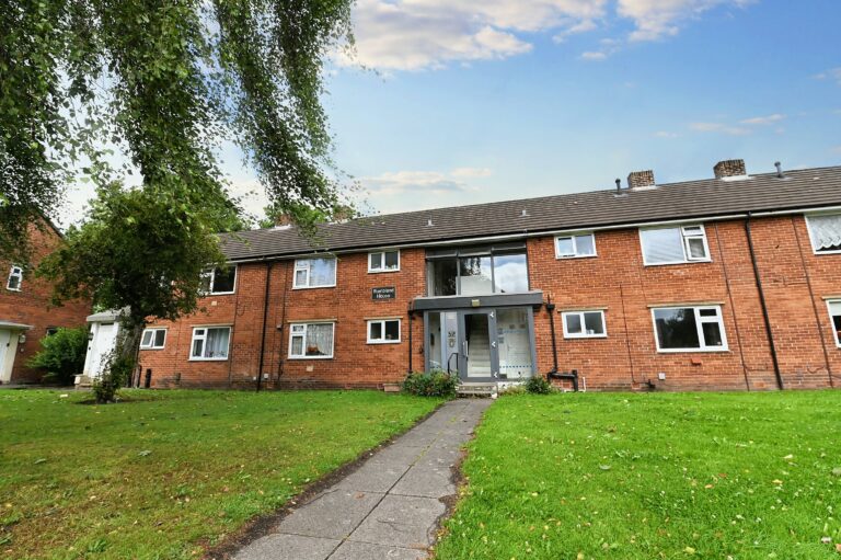 Rake Lane, Swinton, M27