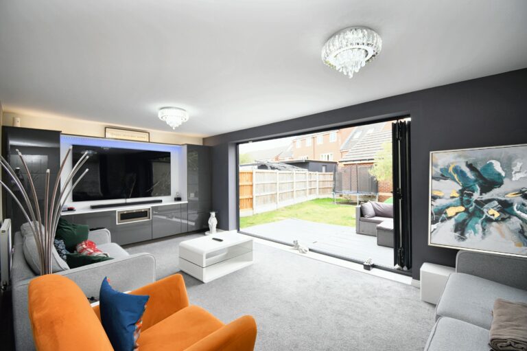 Roseway Avenue, Cadishead, M44