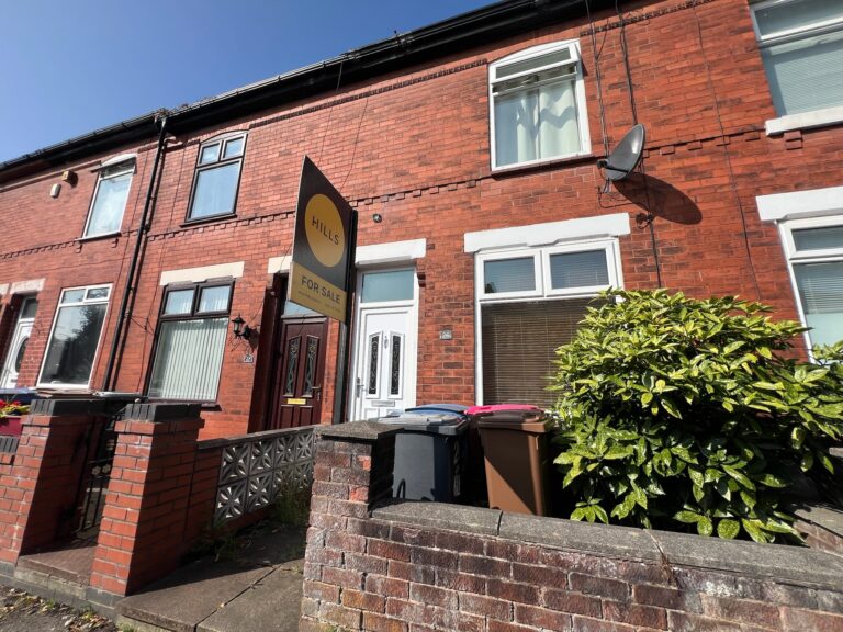 Woodfield Grove, Eccles, M30
