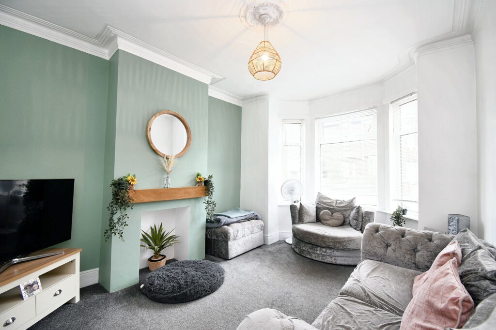 Liverpool Road, Eccles, M30
