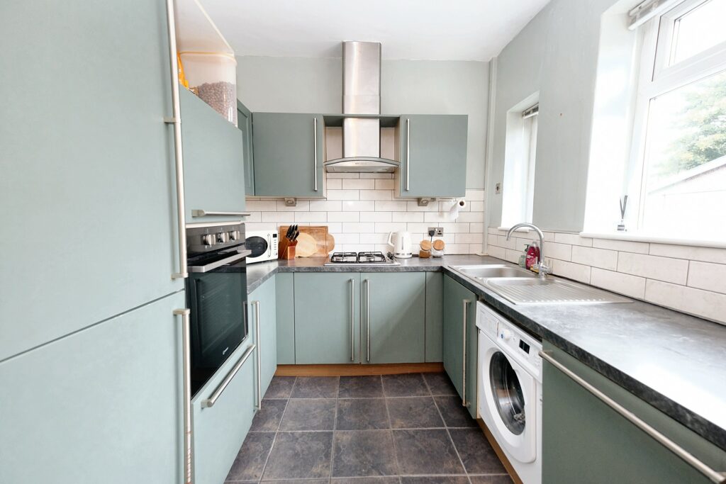 Peel Green Road, Eccles, M30