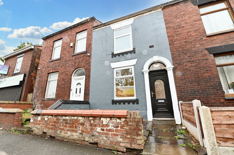 Middleton Road, Chadderton, OL9