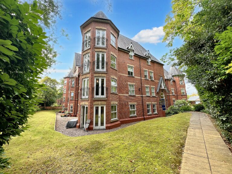 Sandwich Road, Eccles, M30