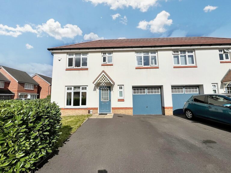 Montgomery Street, Eccles, M30