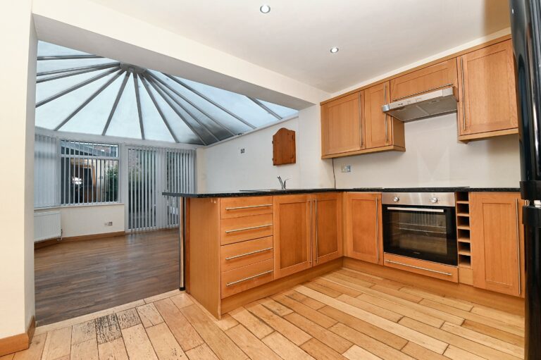 Dell Avenue, Swinton, M27