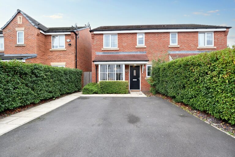 Chelmer Way, Eccles, M30